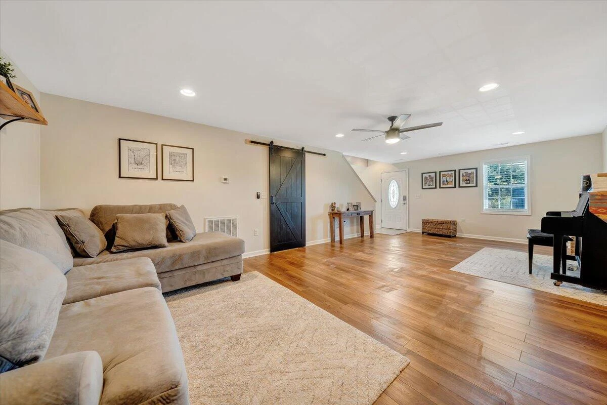 2348 Locust Grove CIR - Photo 16