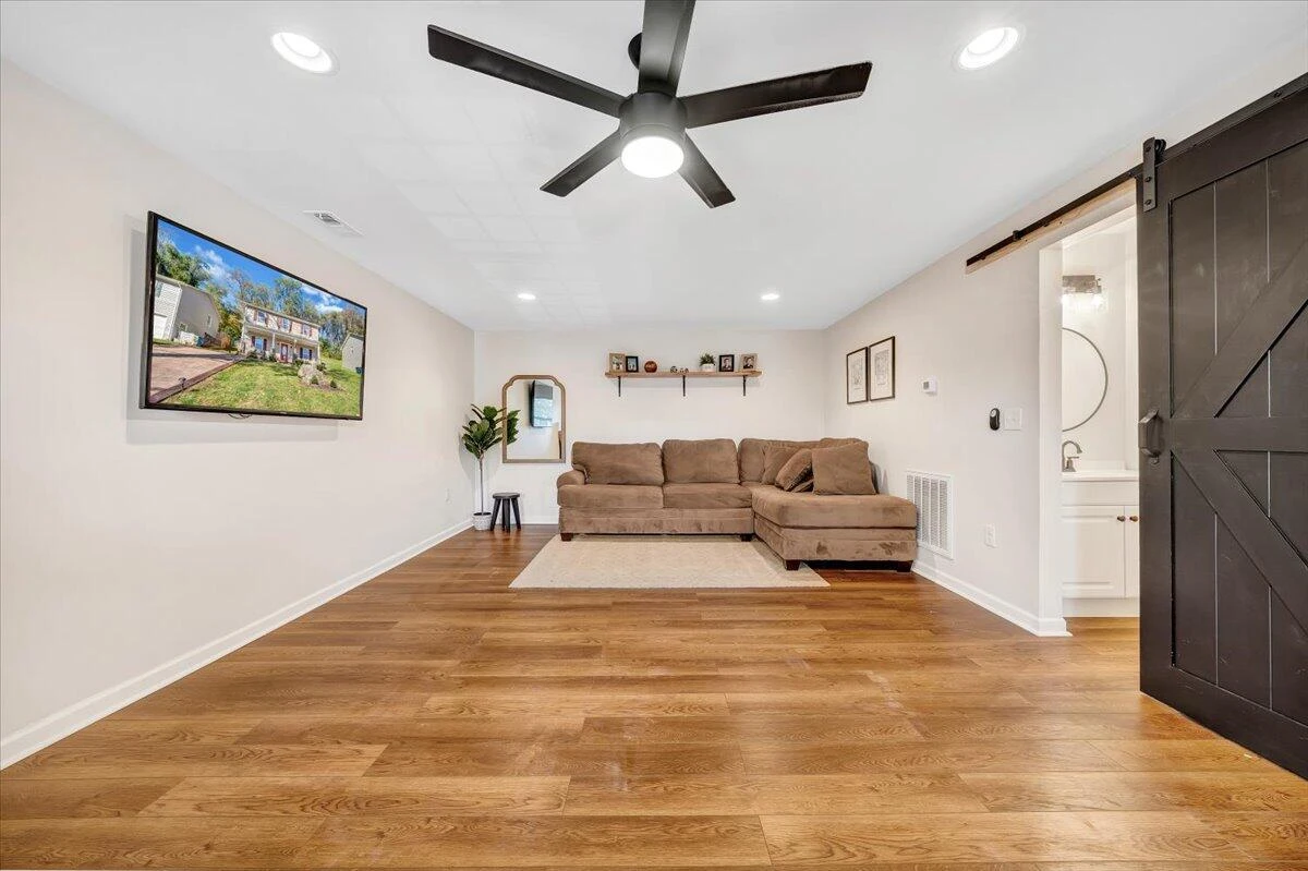 2348 Locust Grove CIR - Photo 18