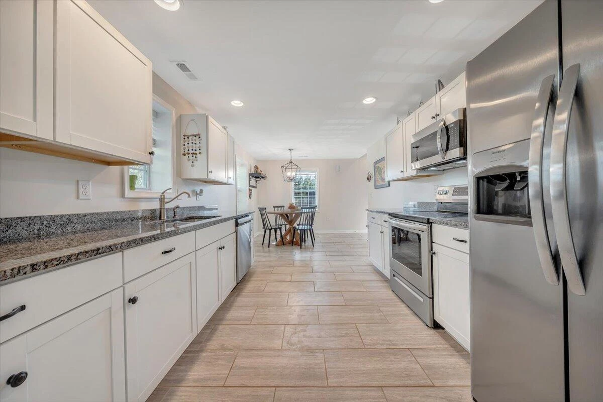 2348 Locust Grove CIR - Photo 9