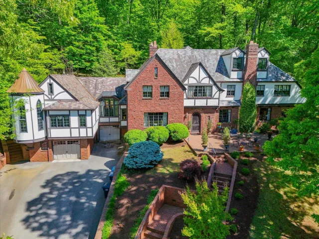 2412 Robin Hood RD, Roanoke, VA, 24014