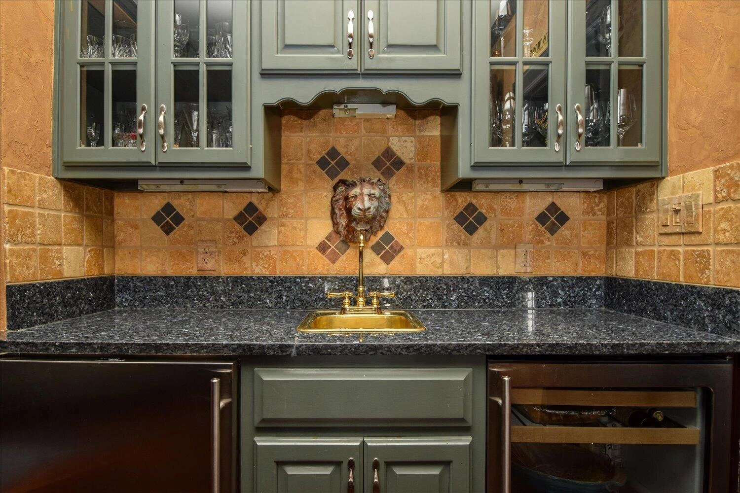 2412 Robin Hood RD - Photo 14