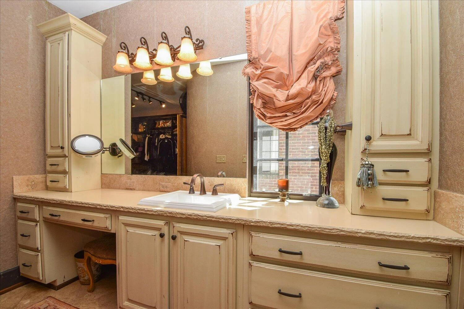 2412 Robin Hood RD - Photo 23