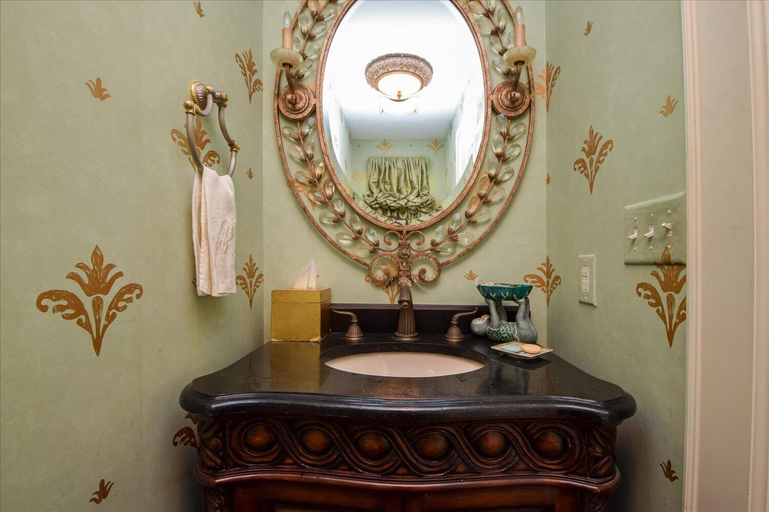 2412 Robin Hood RD - Photo 31
