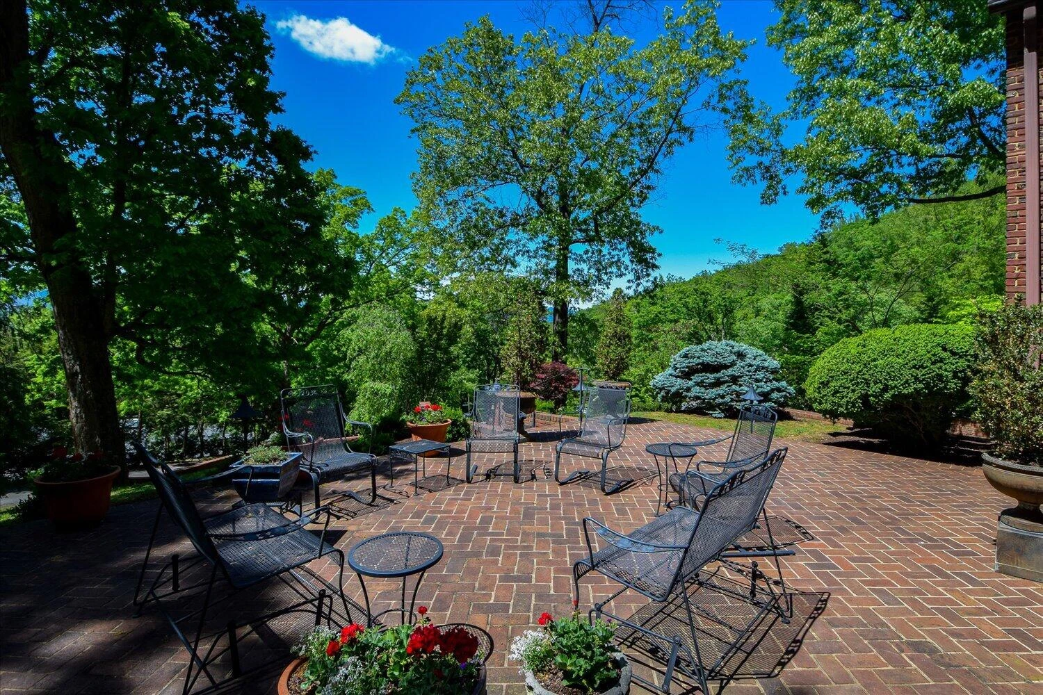 2412 Robin Hood RD - Photo 48