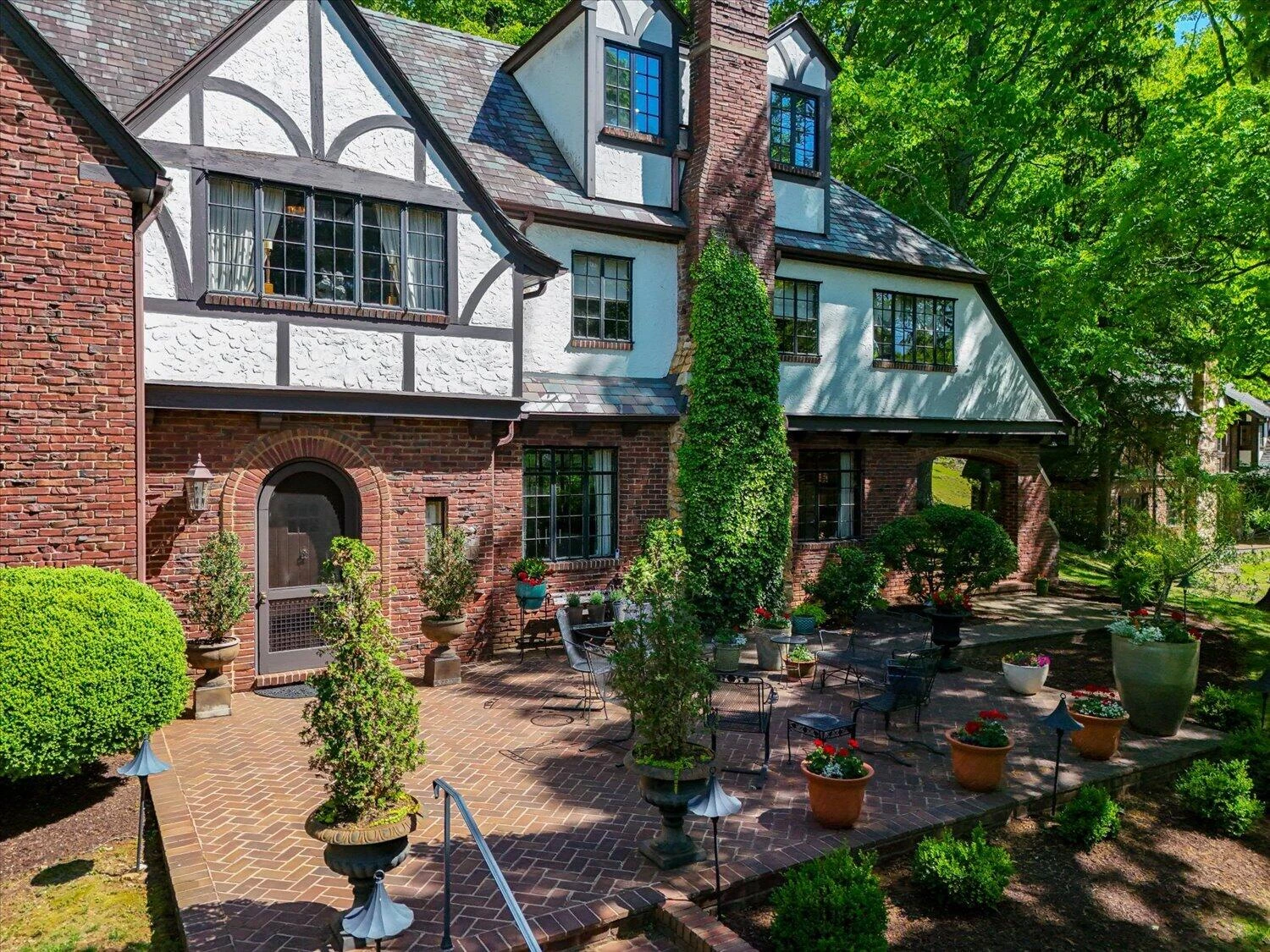 2412 Robin Hood RD - Photo 49
