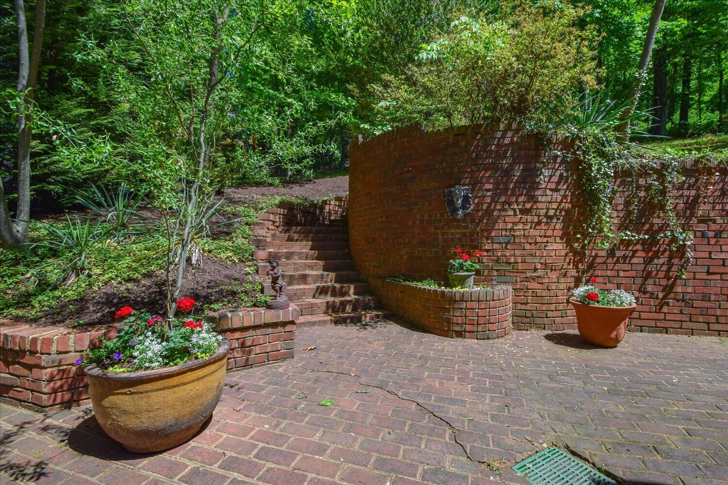 2412 Robin Hood RD - Photo 54