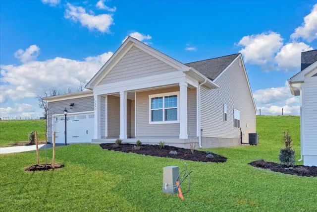 7401 King's Pointe DR, Radford, VA, 24141