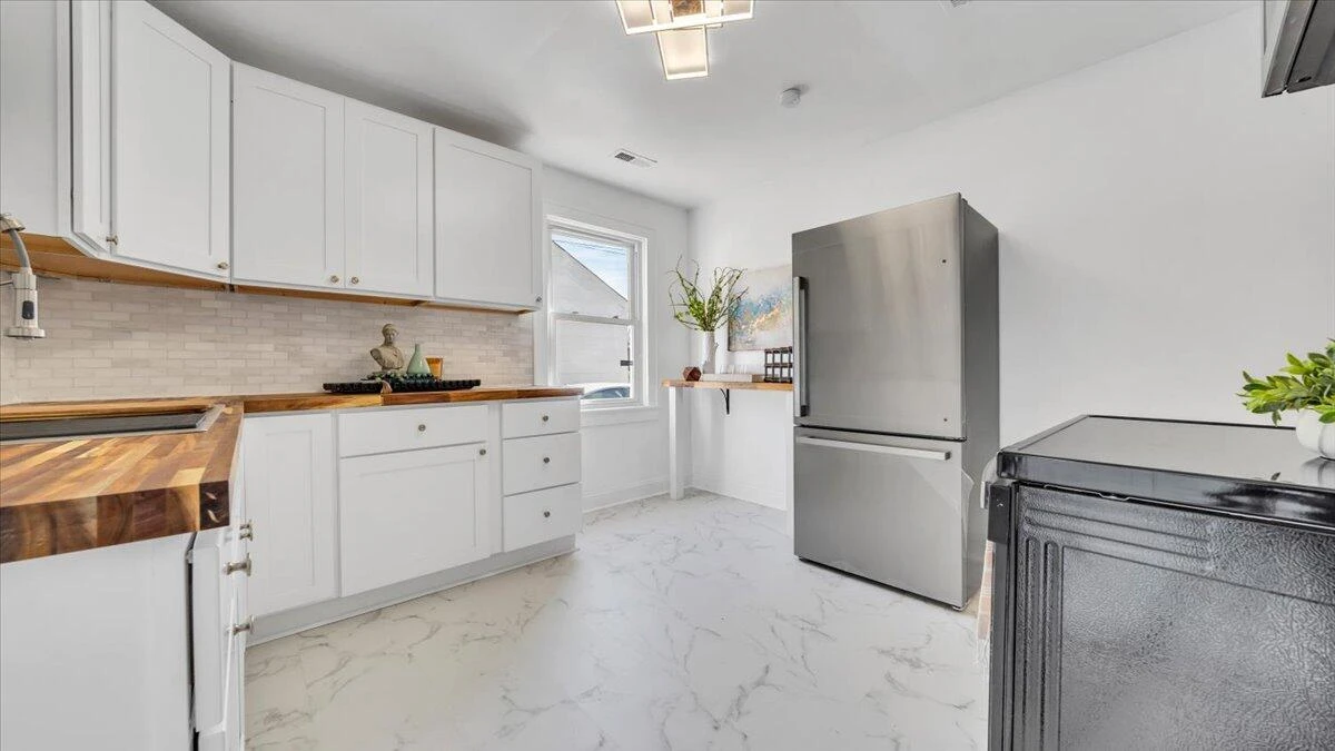1511 Hanover AVE - Photo 13