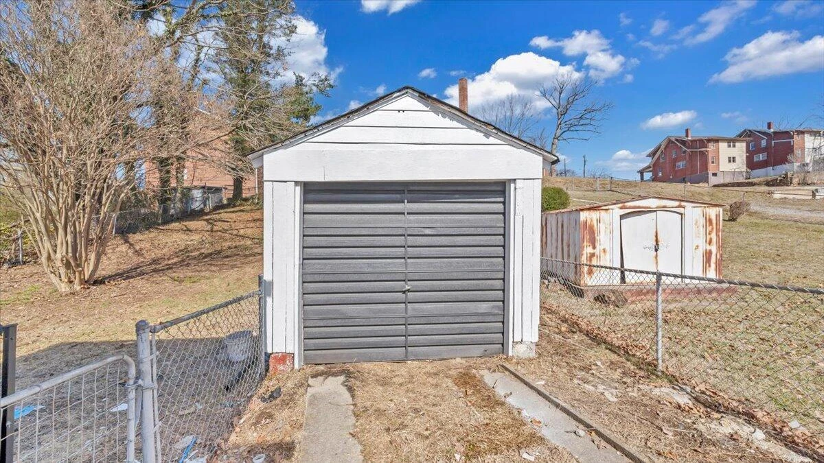1511 Hanover AVE - Photo 21