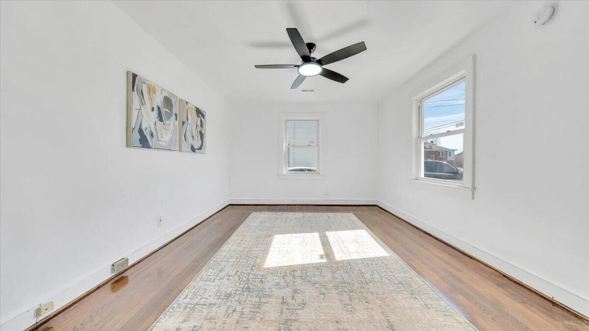 1511 Hanover AVE - Photo 5