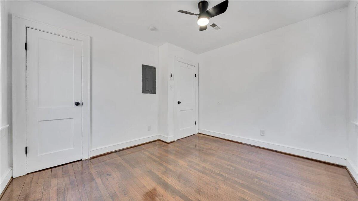 1511 Hanover AVE - Photo 7