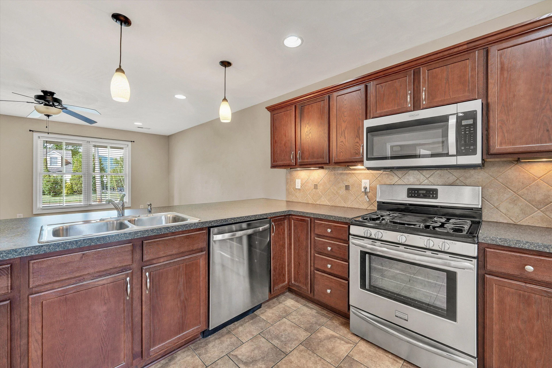 1203 Missouri AVE - Photo 13