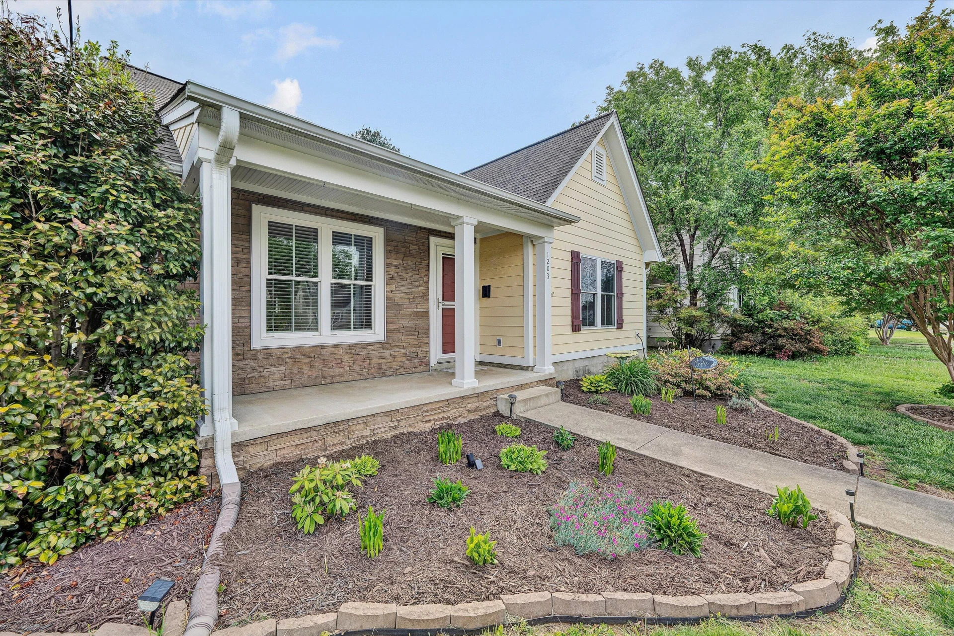 1203 Missouri AVE - Photo 4