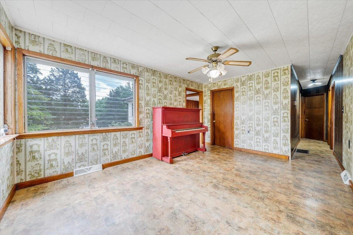 93 Forest AVE - Photo 13