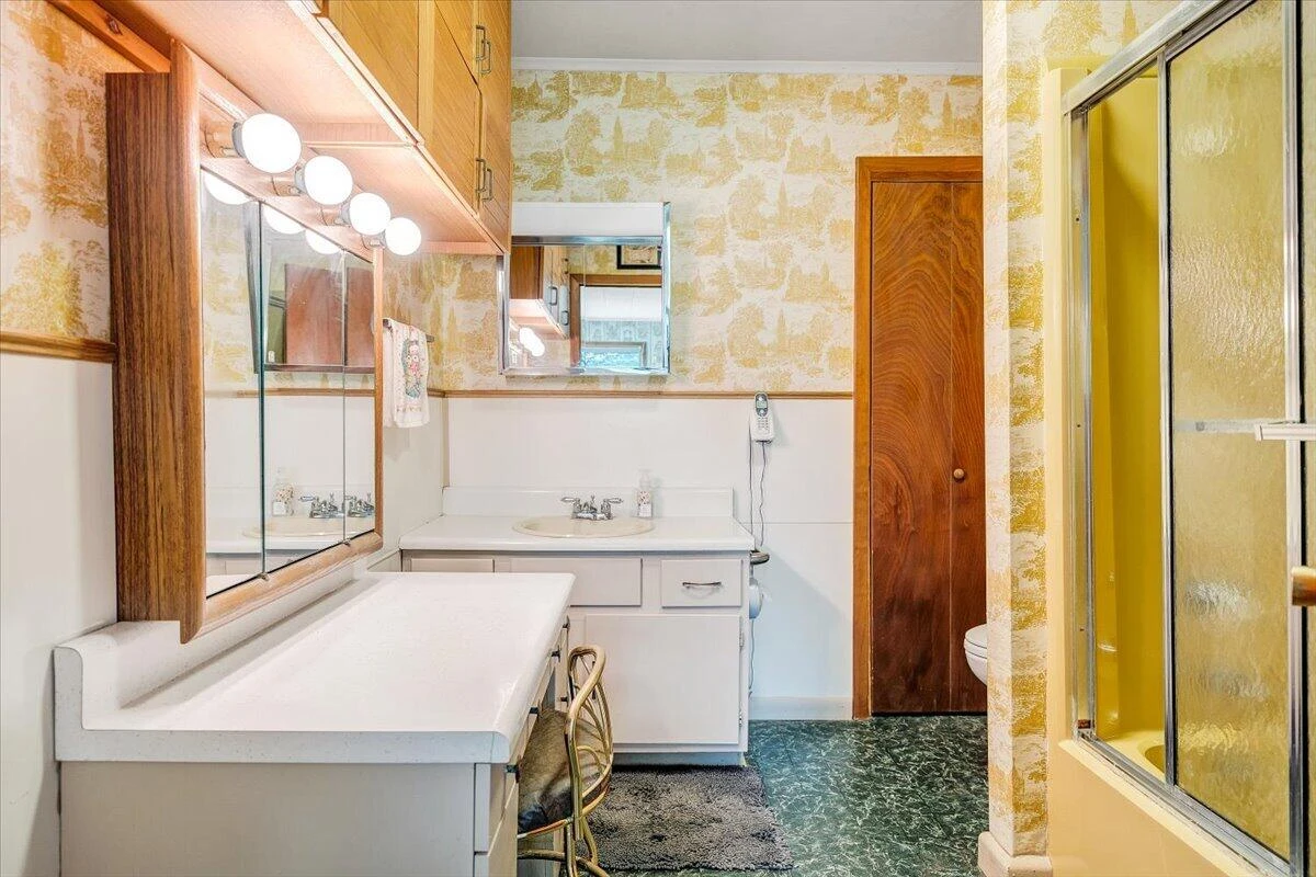 93 Forest AVE - Photo 14