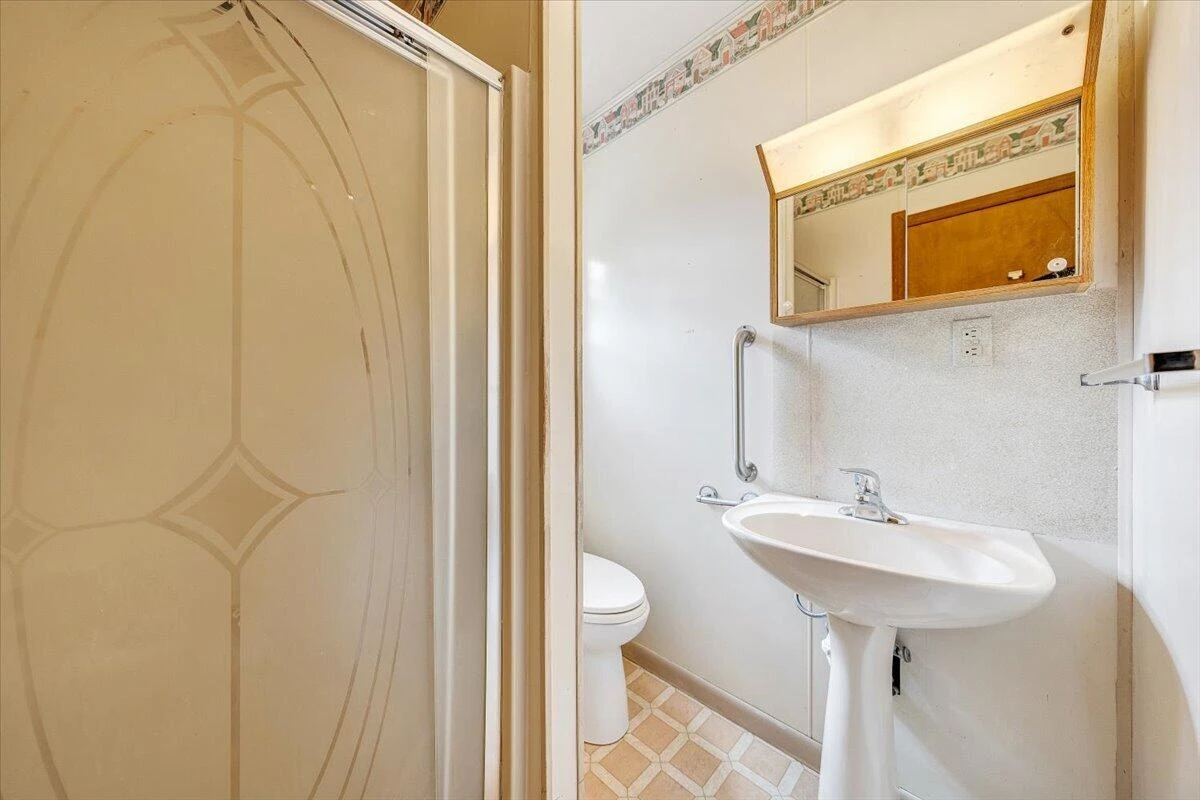 93 Forest AVE - Photo 25