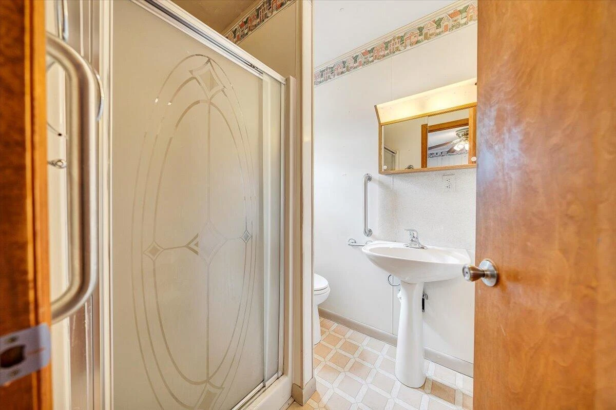 93 Forest AVE - Photo 26