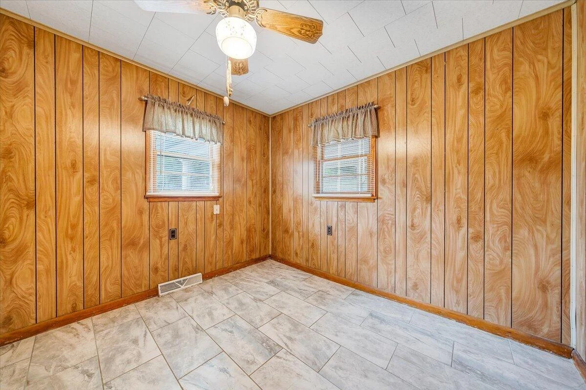 93 Forest AVE - Photo 29