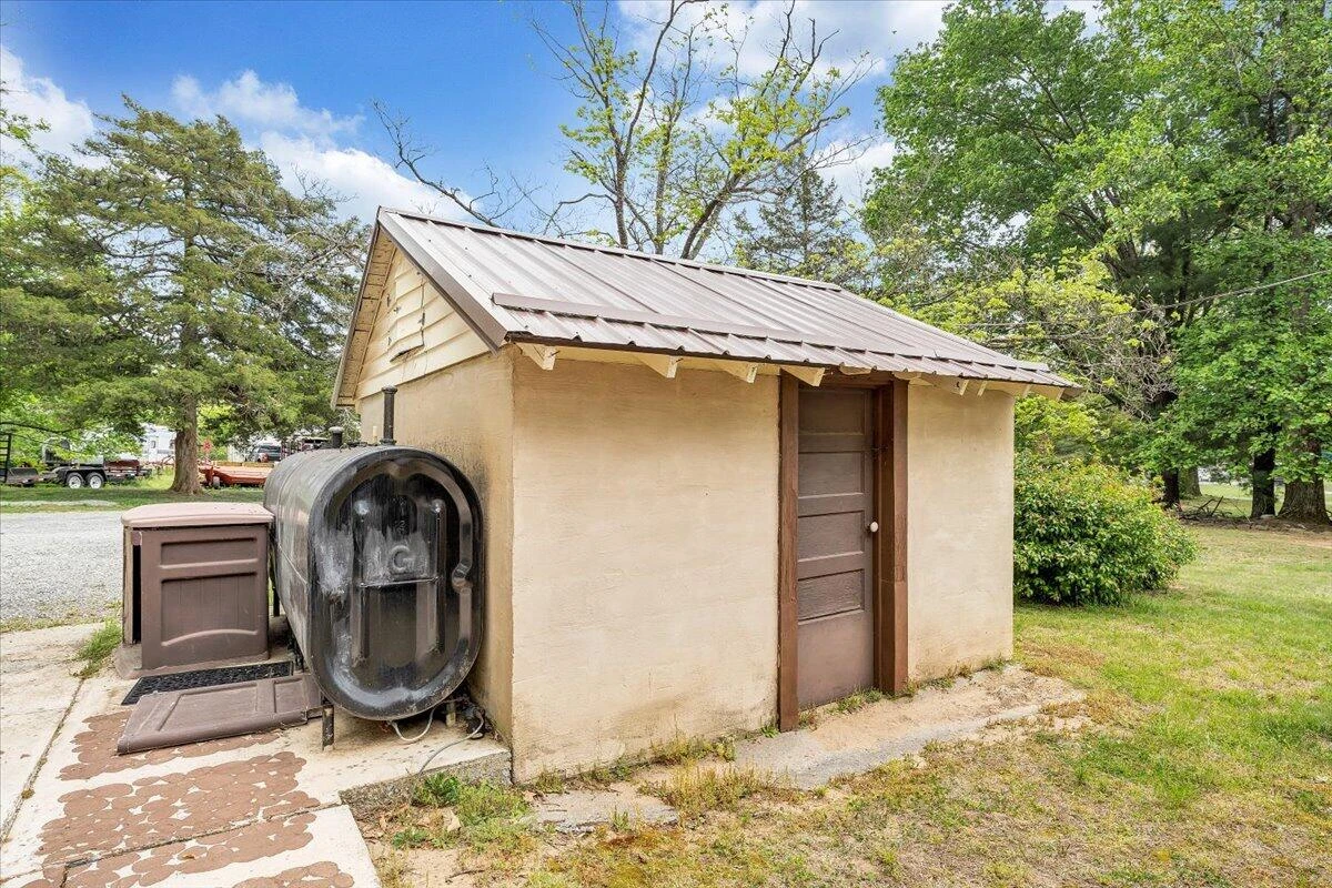 93 Forest AVE - Photo 41