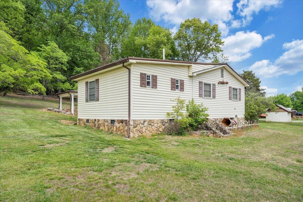 93 Forest AVE - Photo 49