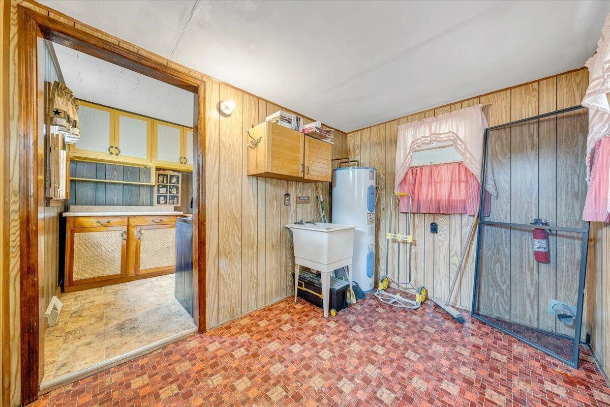 93 Forest AVE - Photo 9