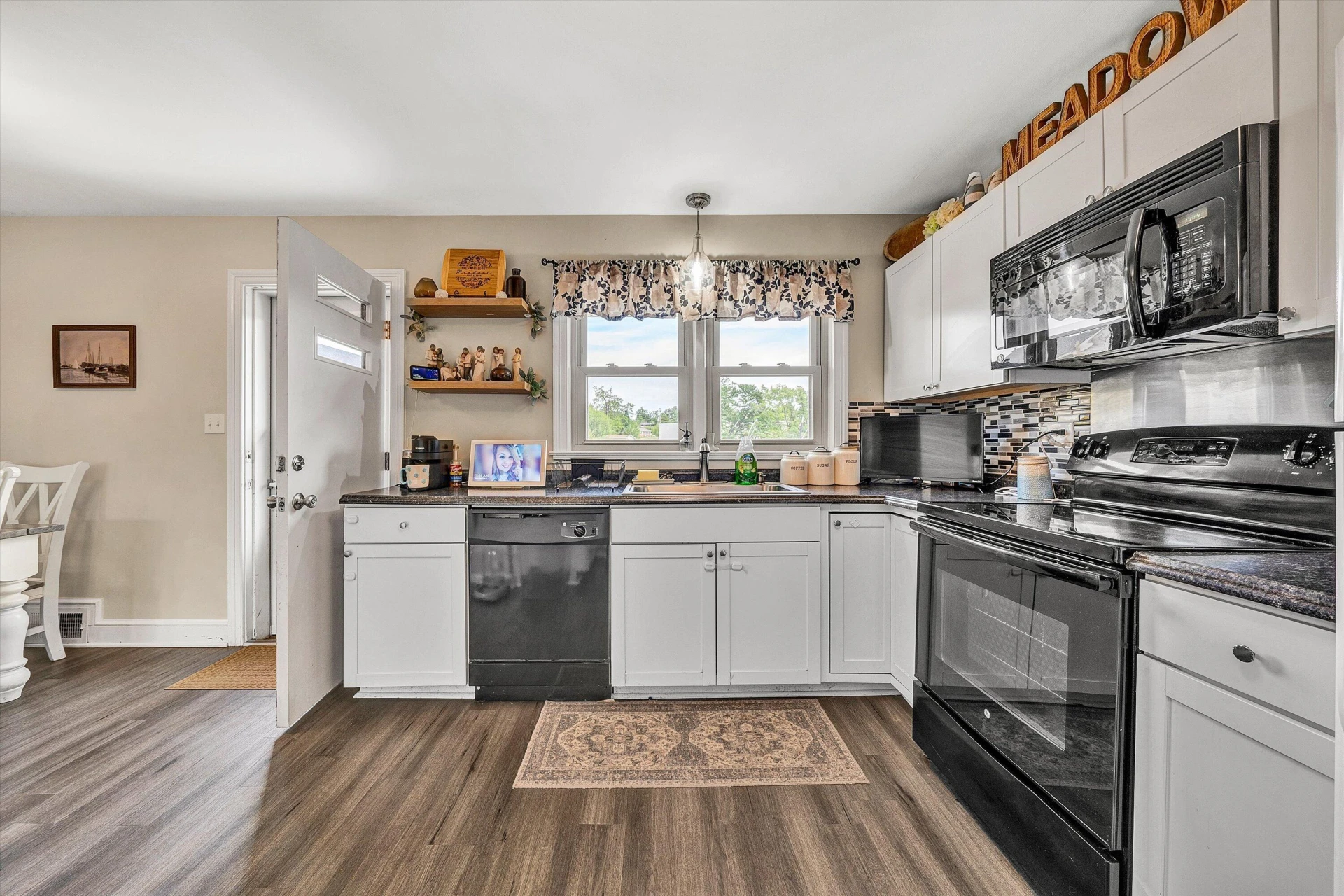 135 CENTER ST - Photo 13