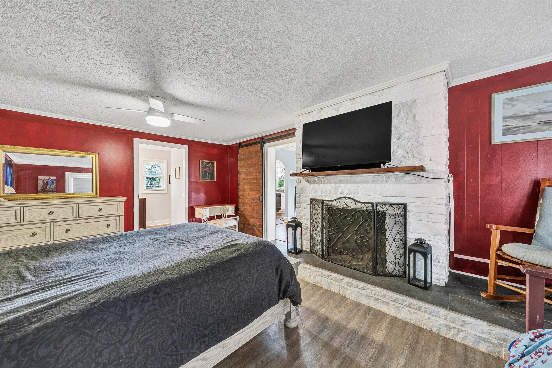 135 CENTER ST - Photo 16