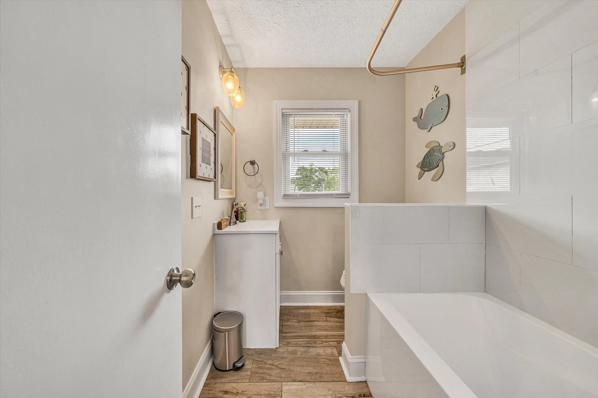135 CENTER ST - Photo 26