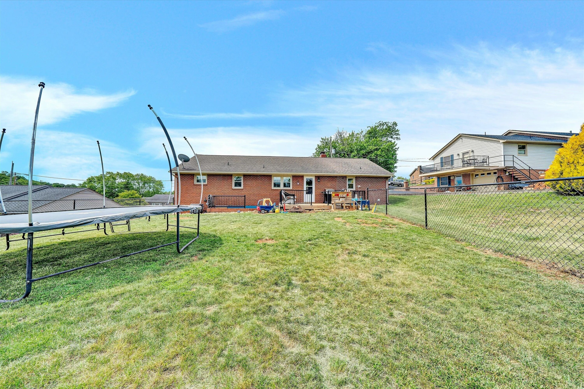 135 CENTER ST - Photo 31