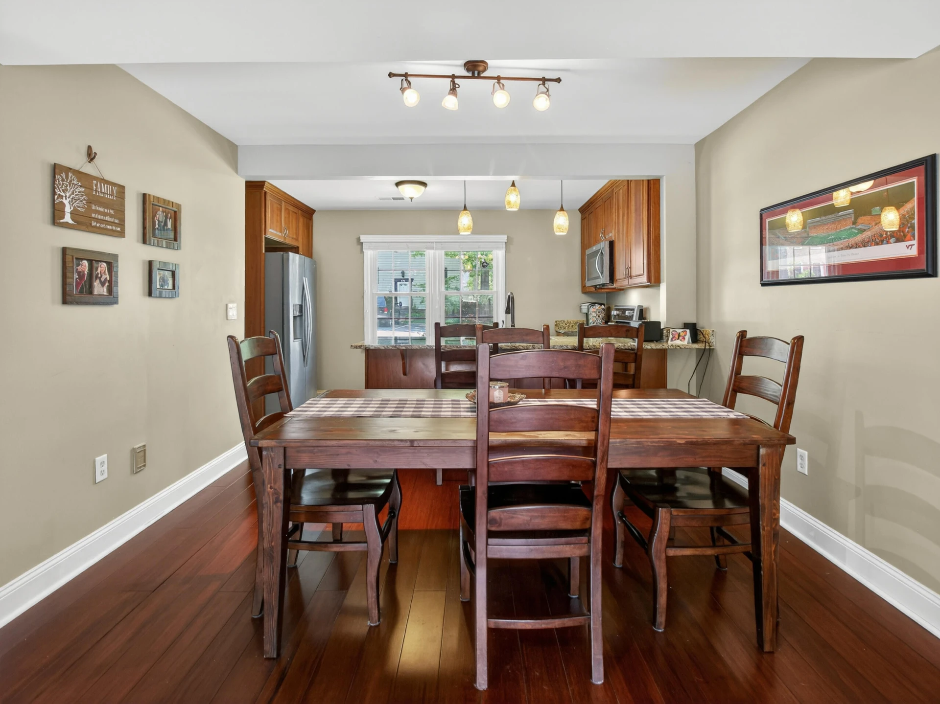 120 Camelot CT - Photo 12