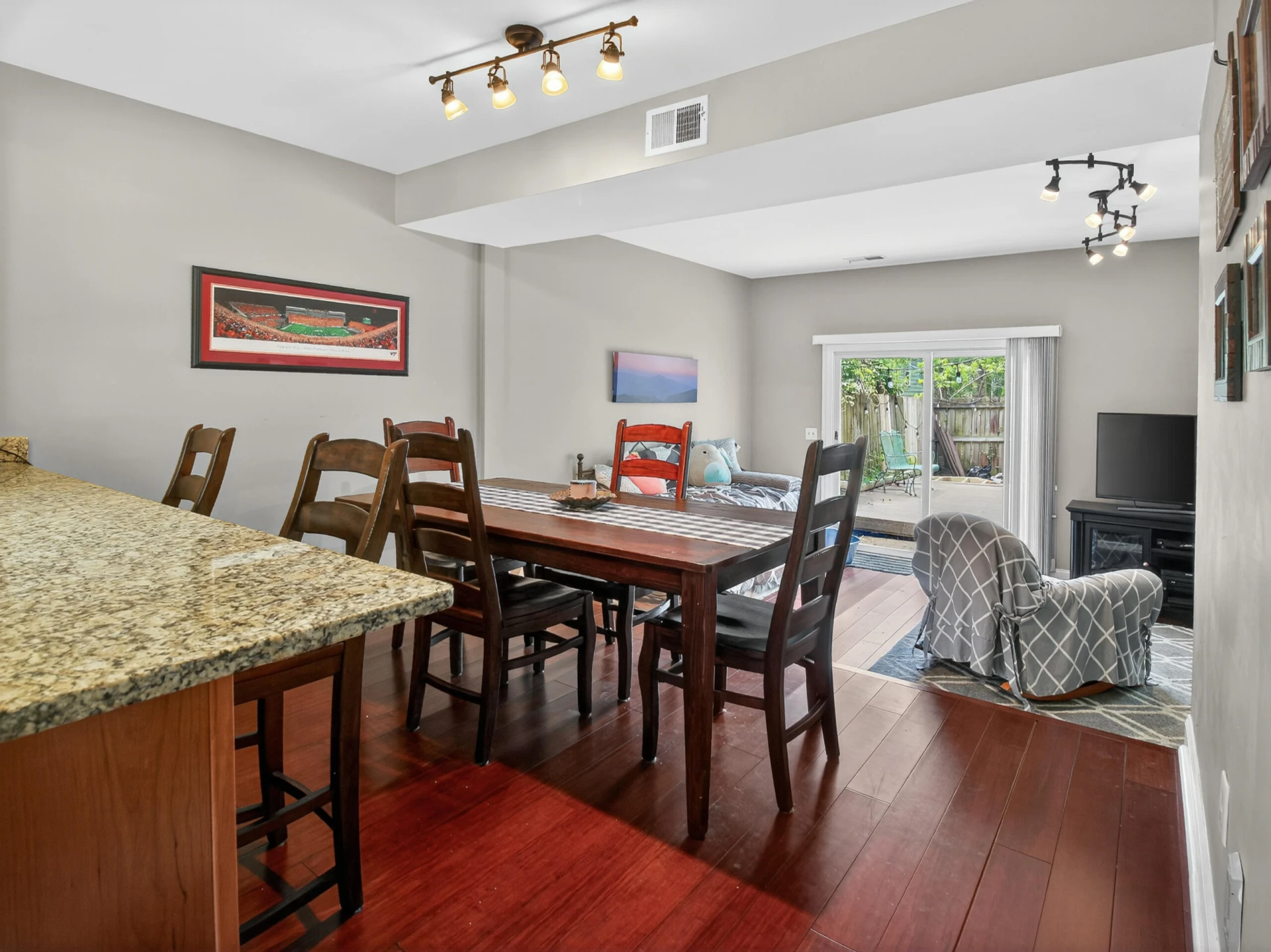 120 Camelot CT - Photo 18