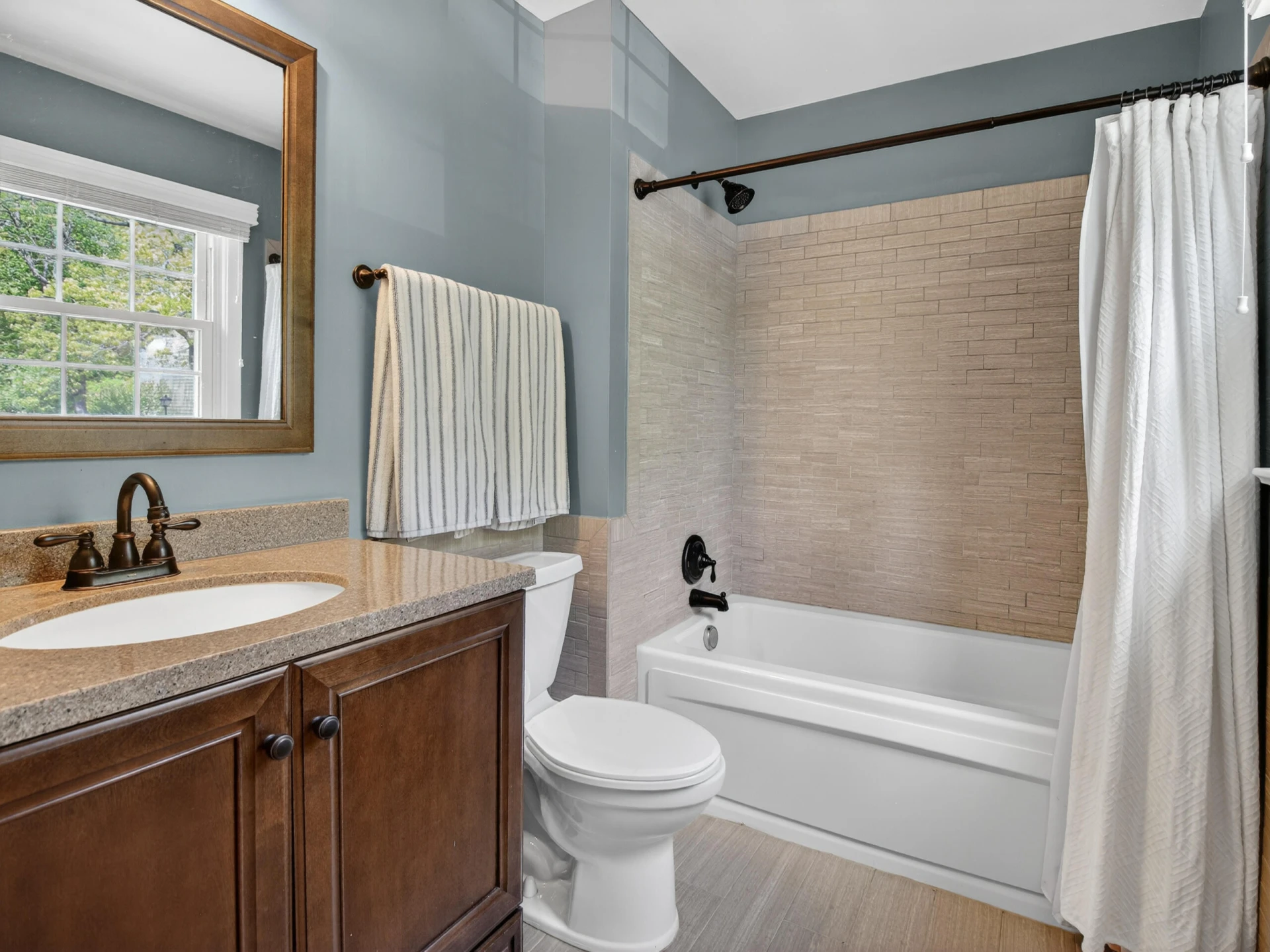 120 Camelot CT - Photo 22