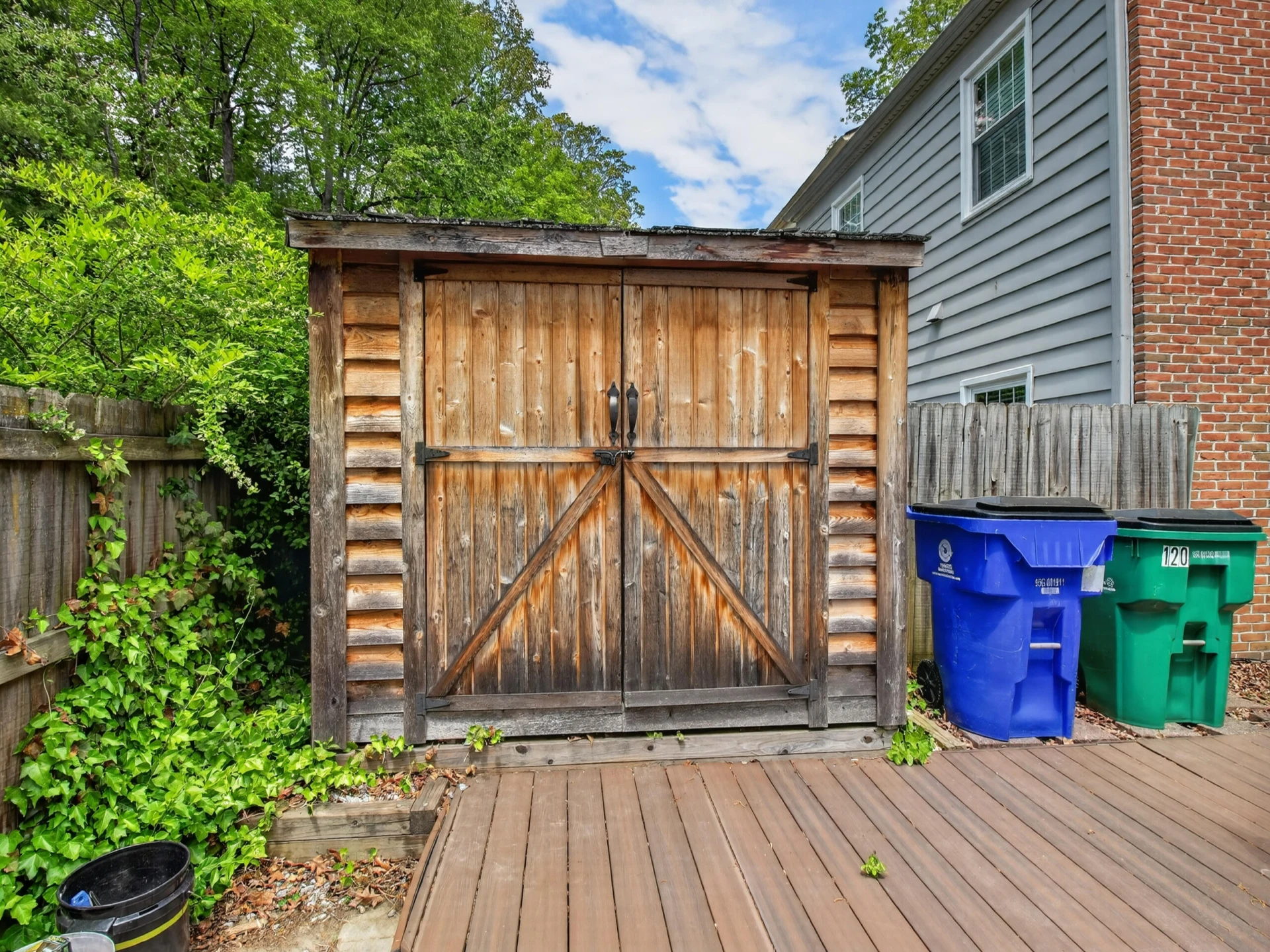 120 Camelot CT - Photo 30