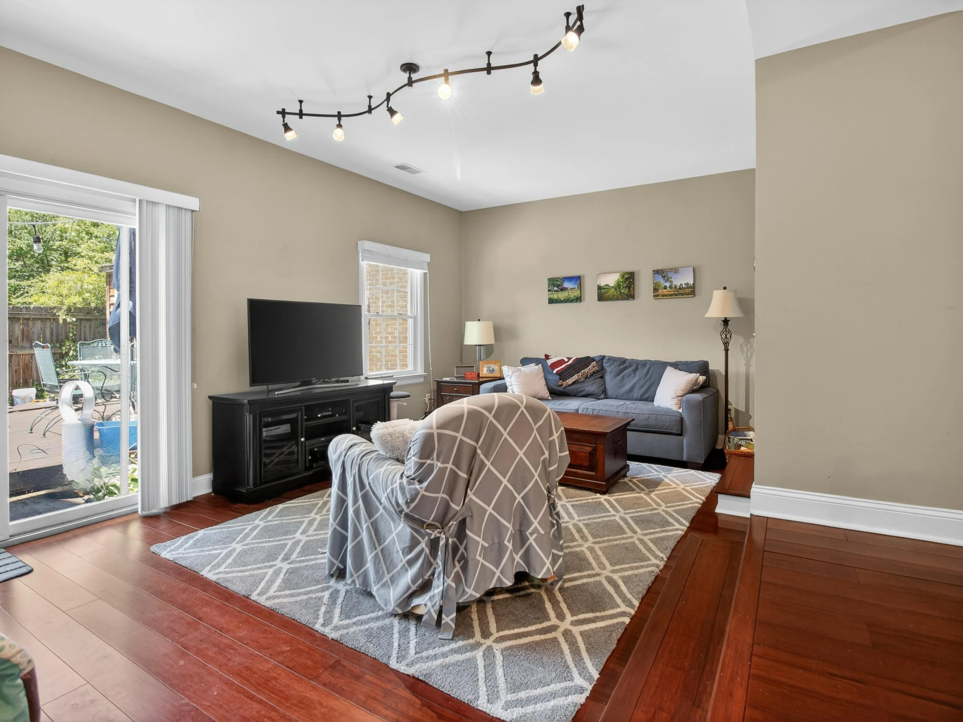 120 Camelot CT - Photo 8