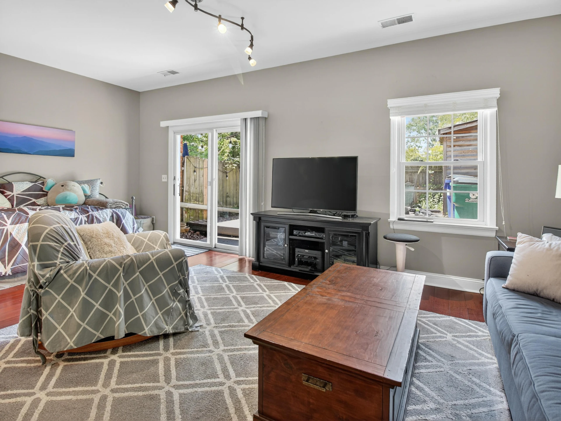 120 Camelot CT - Photo 9