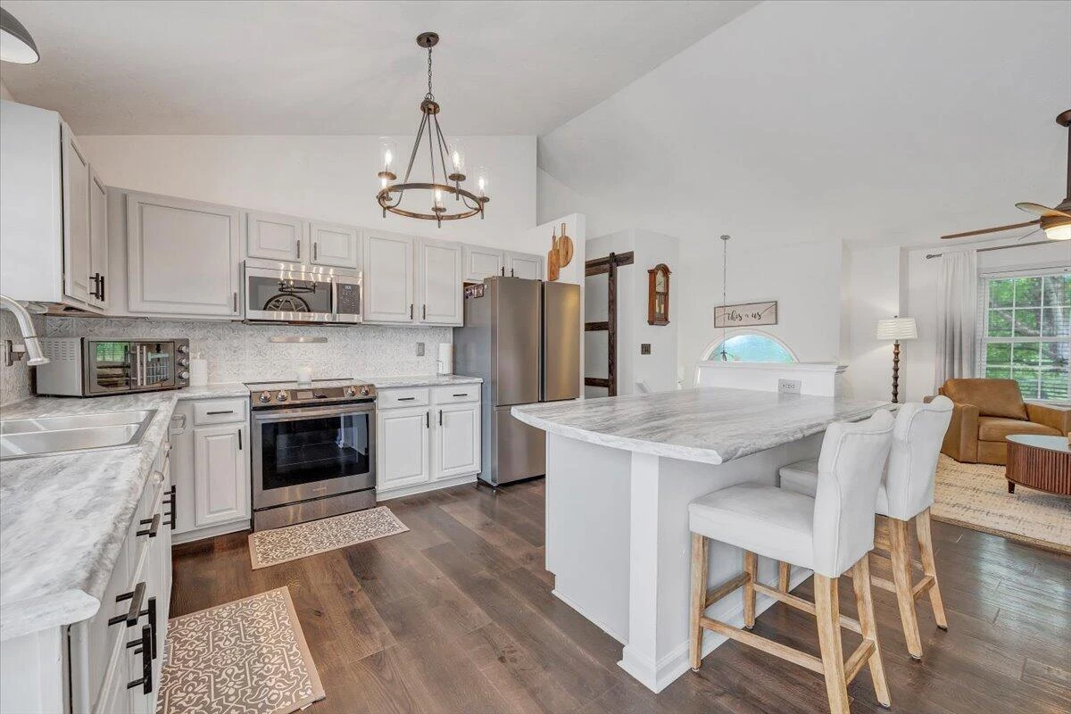 439 Howard DR - Photo 16