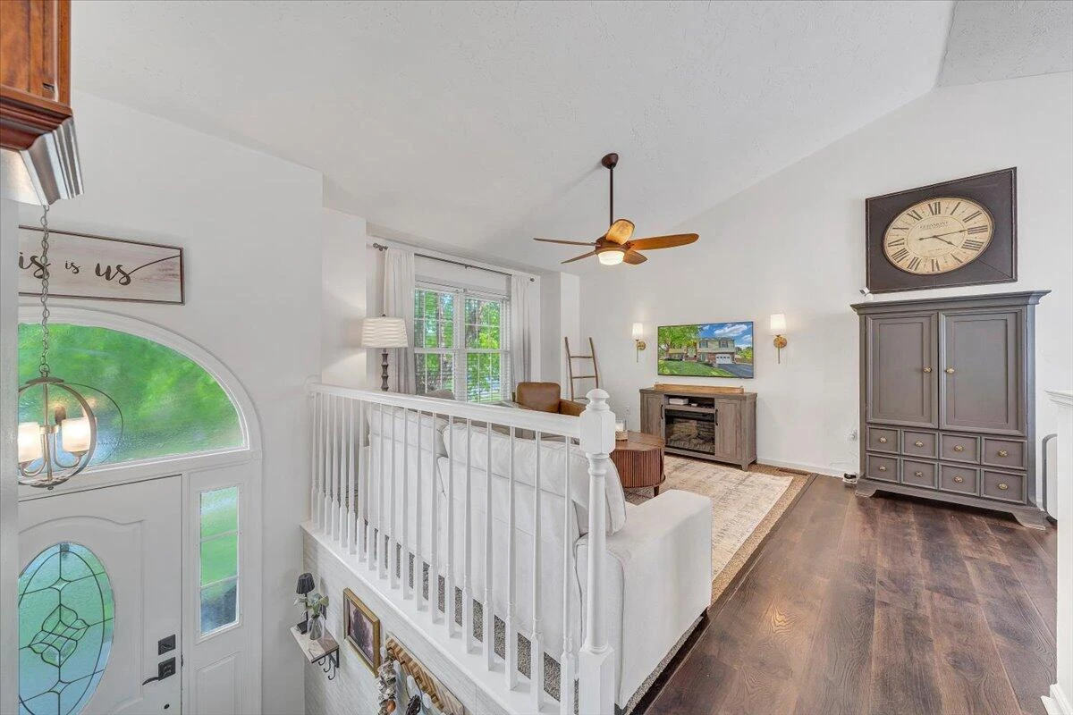 439 Howard DR - Photo 8