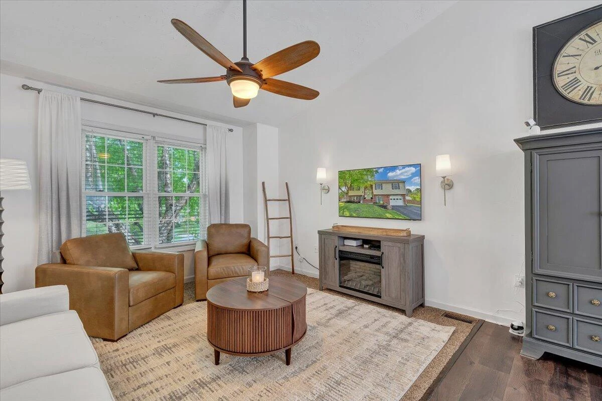 439 Howard DR - Photo 9