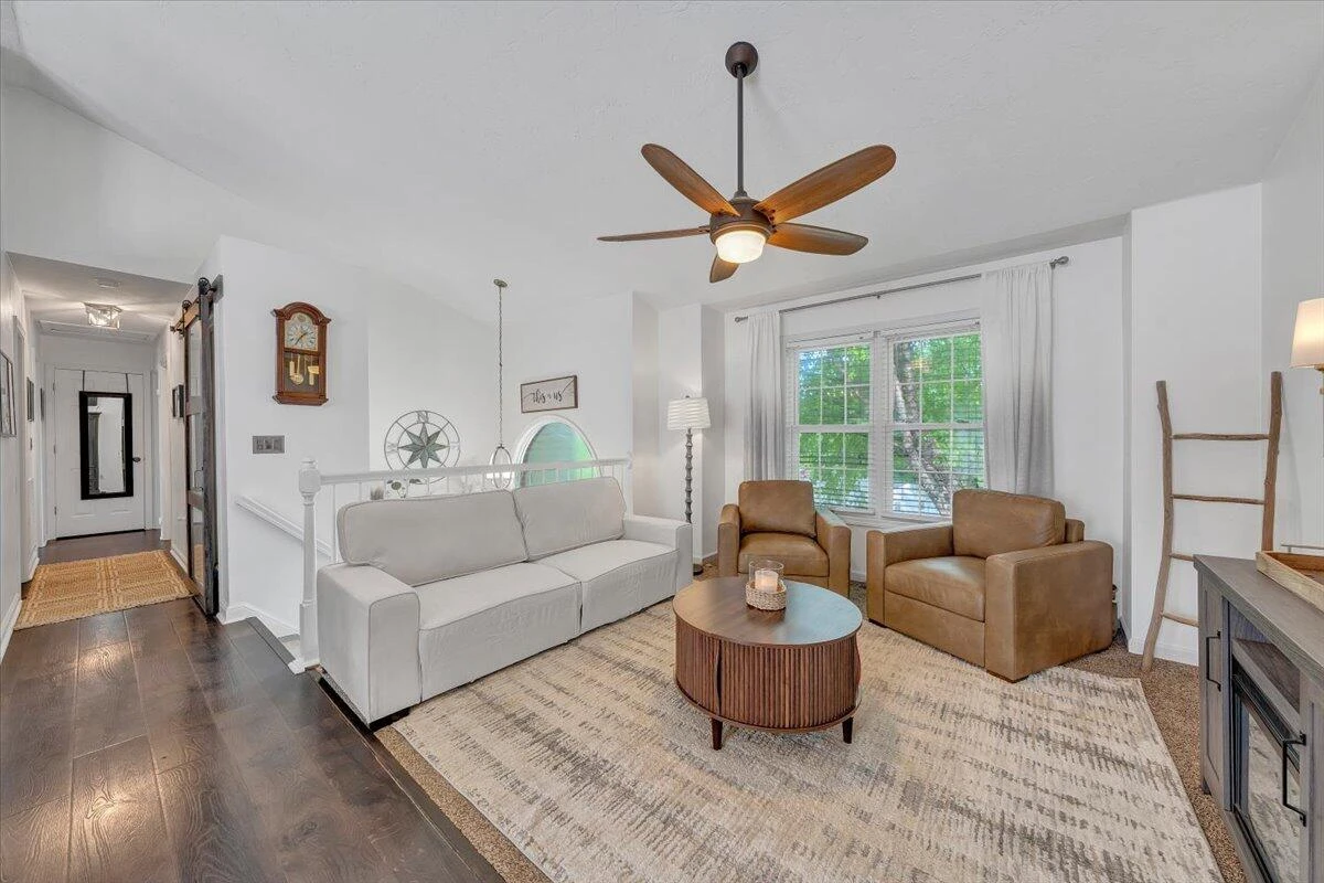 439 Howard DR - Photo 11