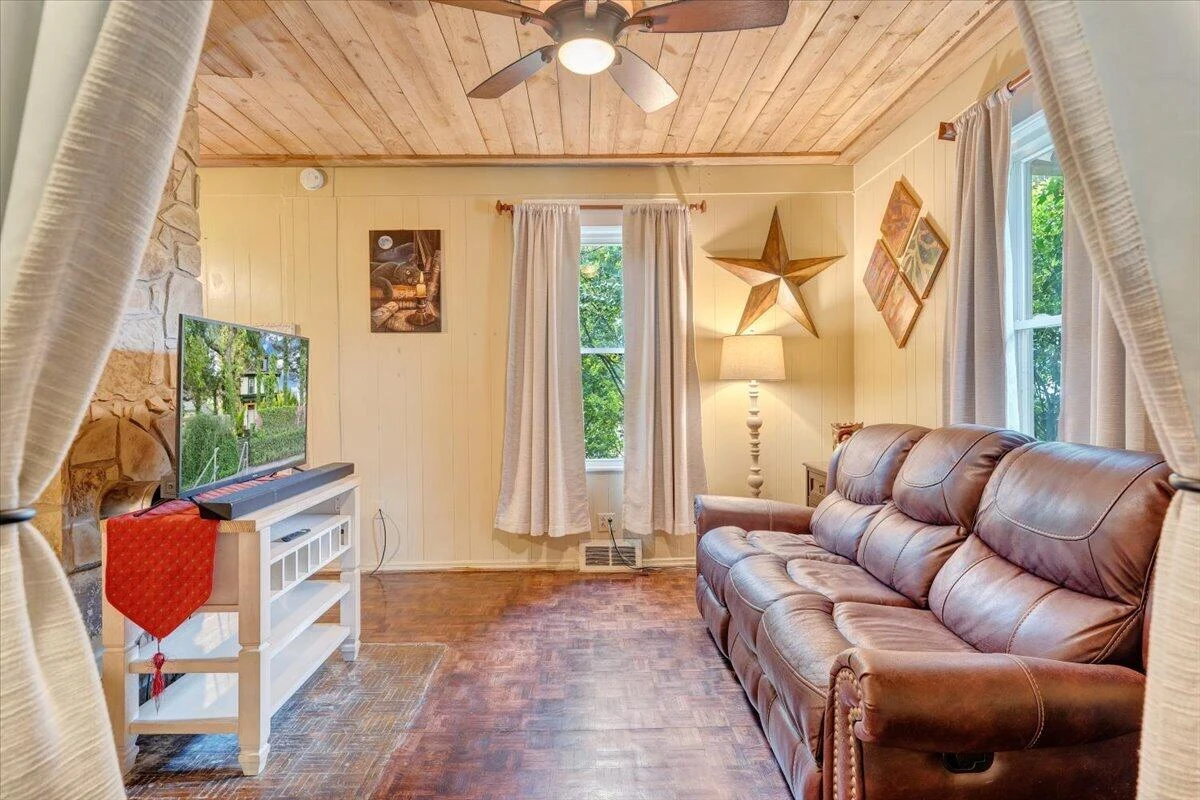 1524 Tazewell AVE - Photo 10