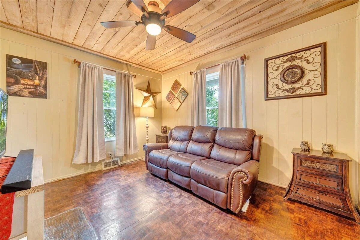 1524 Tazewell AVE - Photo 12