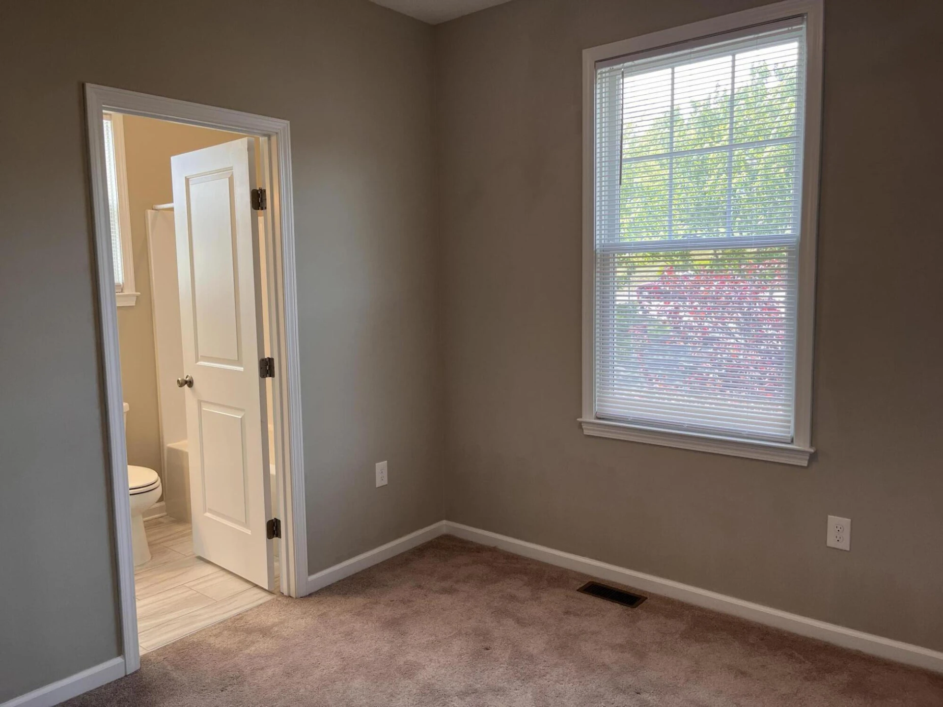3602 Colonial Green CIR - Photo 23