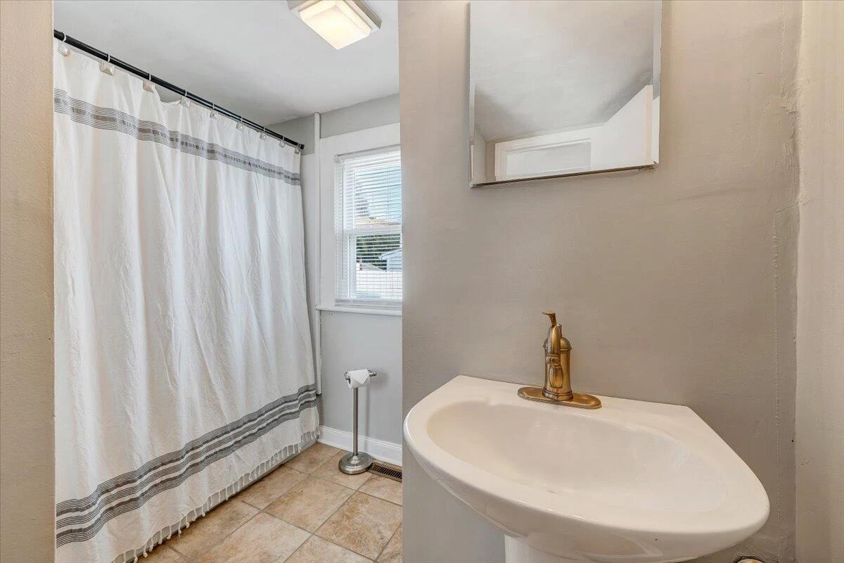 2725 Garden City BLVD - Photo 24