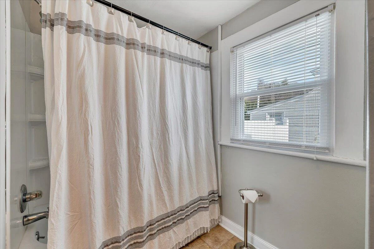 2725 Garden City BLVD - Photo 25