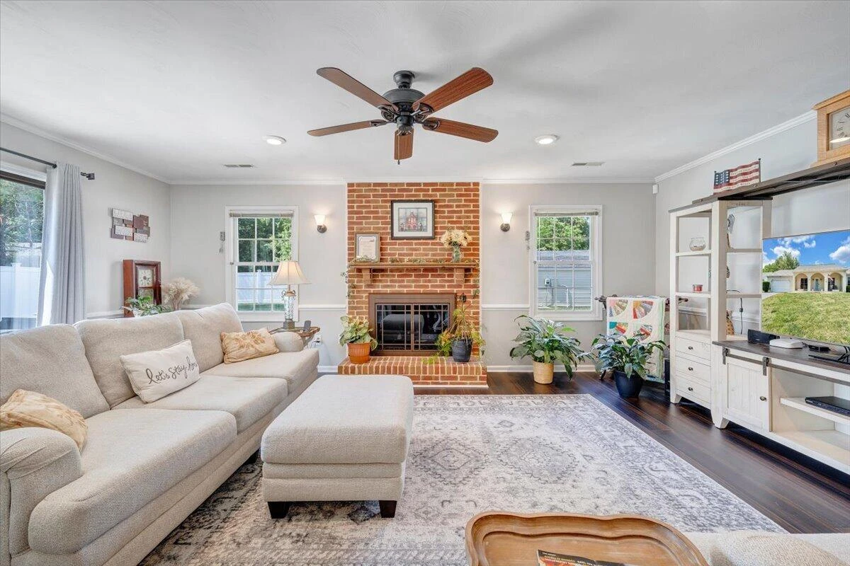 1721 Mill Pond DR - Photo 16