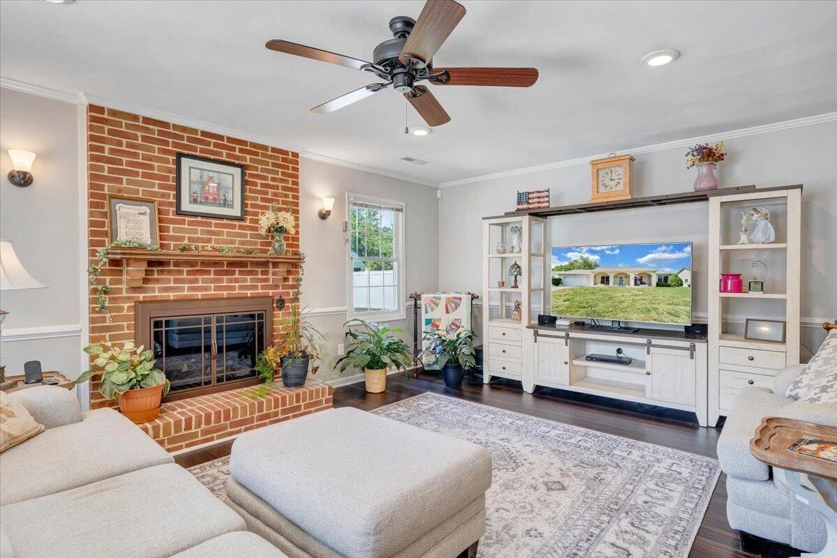 1721 Mill Pond DR - Photo 17