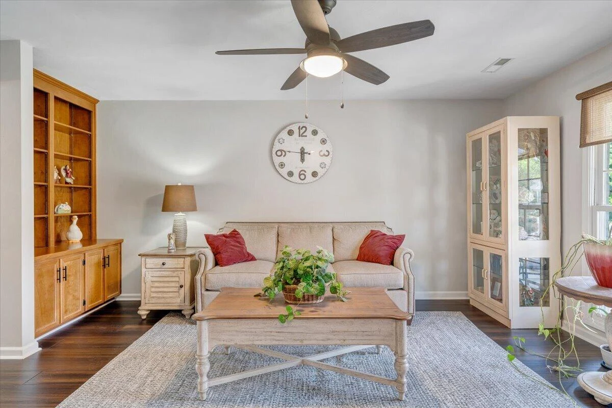 1721 Mill Pond DR - Photo 9