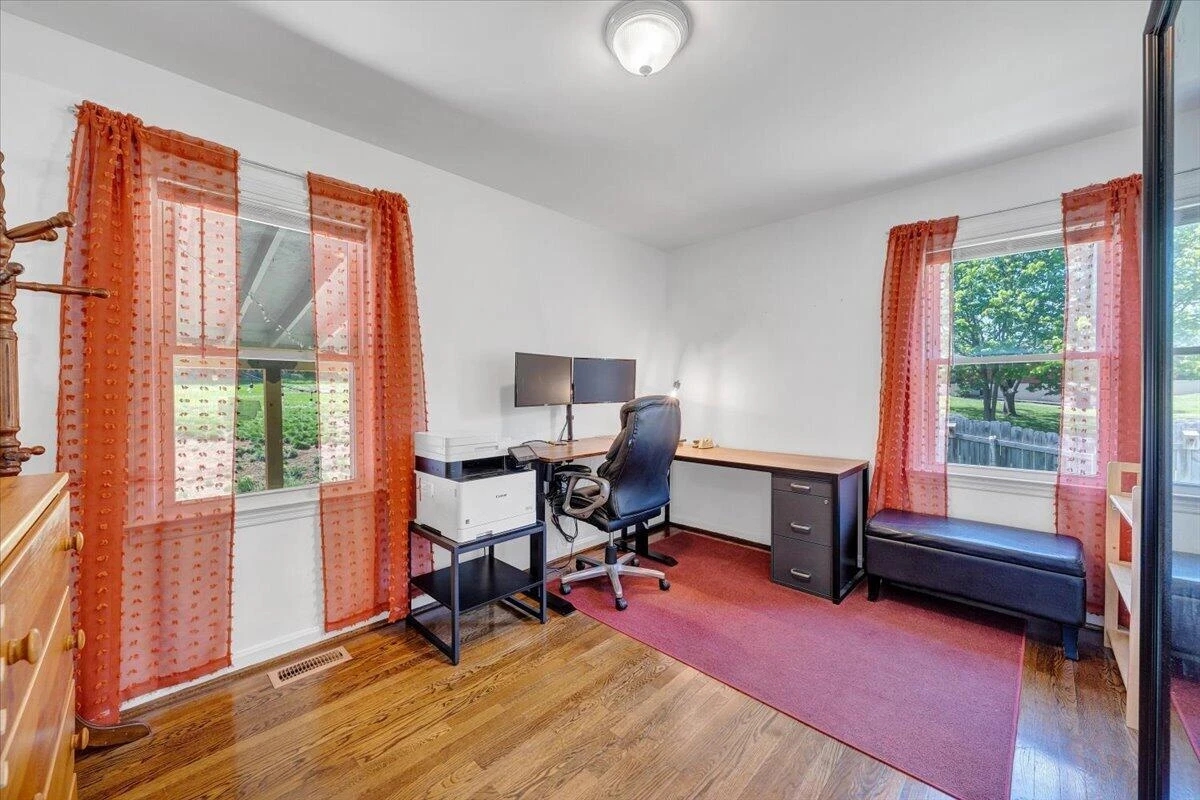 5112 Oak Grove BLVD - Photo 16