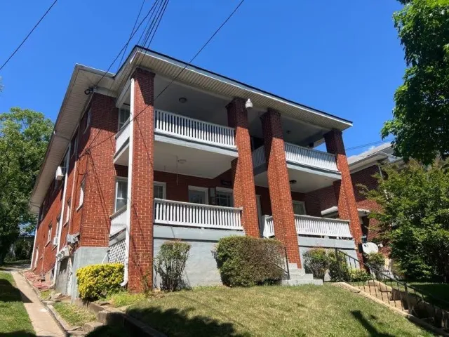 2011 Denniston AVE