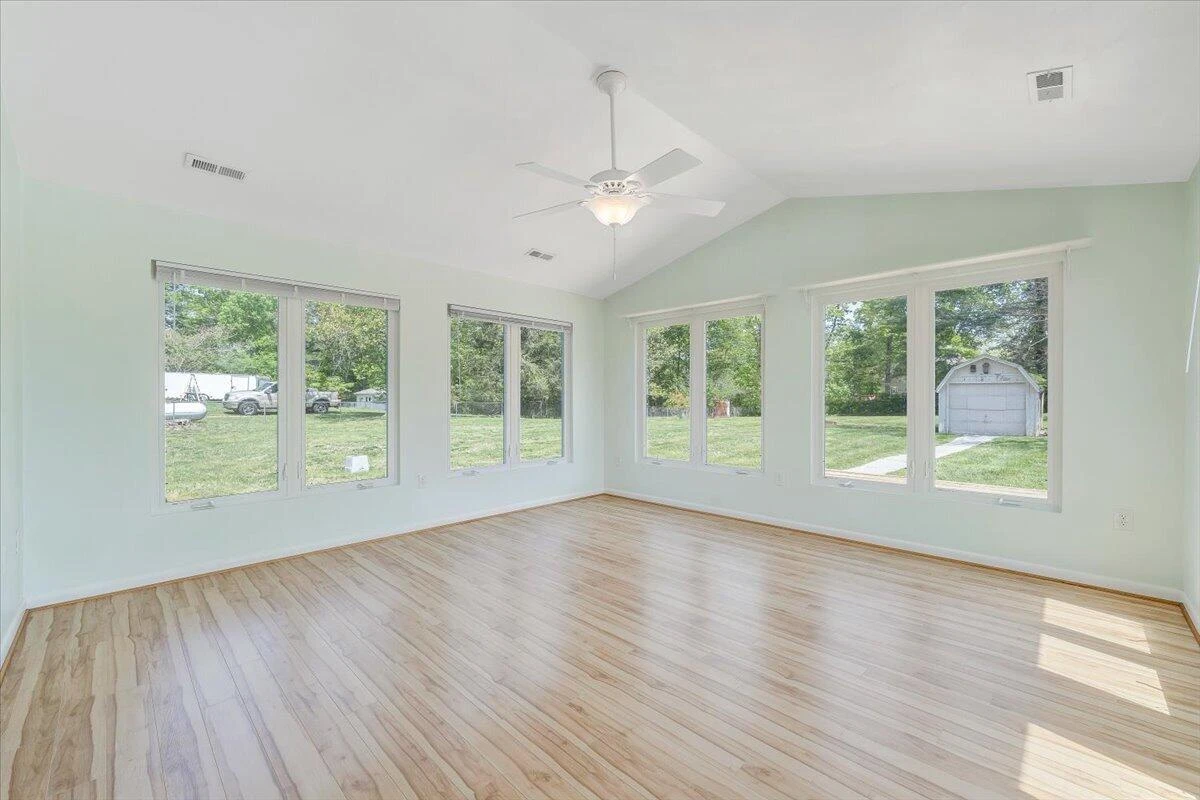 1079 Mildred ST - Photo 17